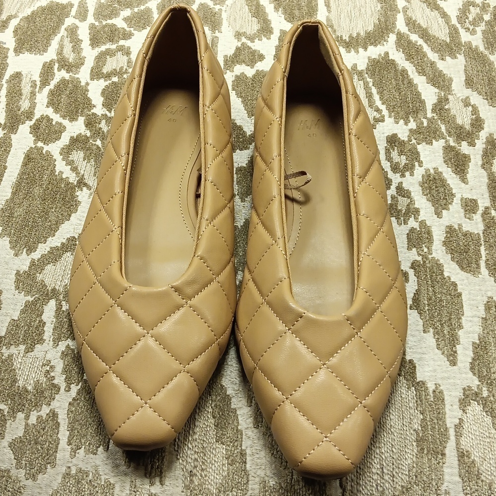 H&M Quilted Pointed Ballet Flats Women's Beige Cream Size 40 - Picture 2 of 4